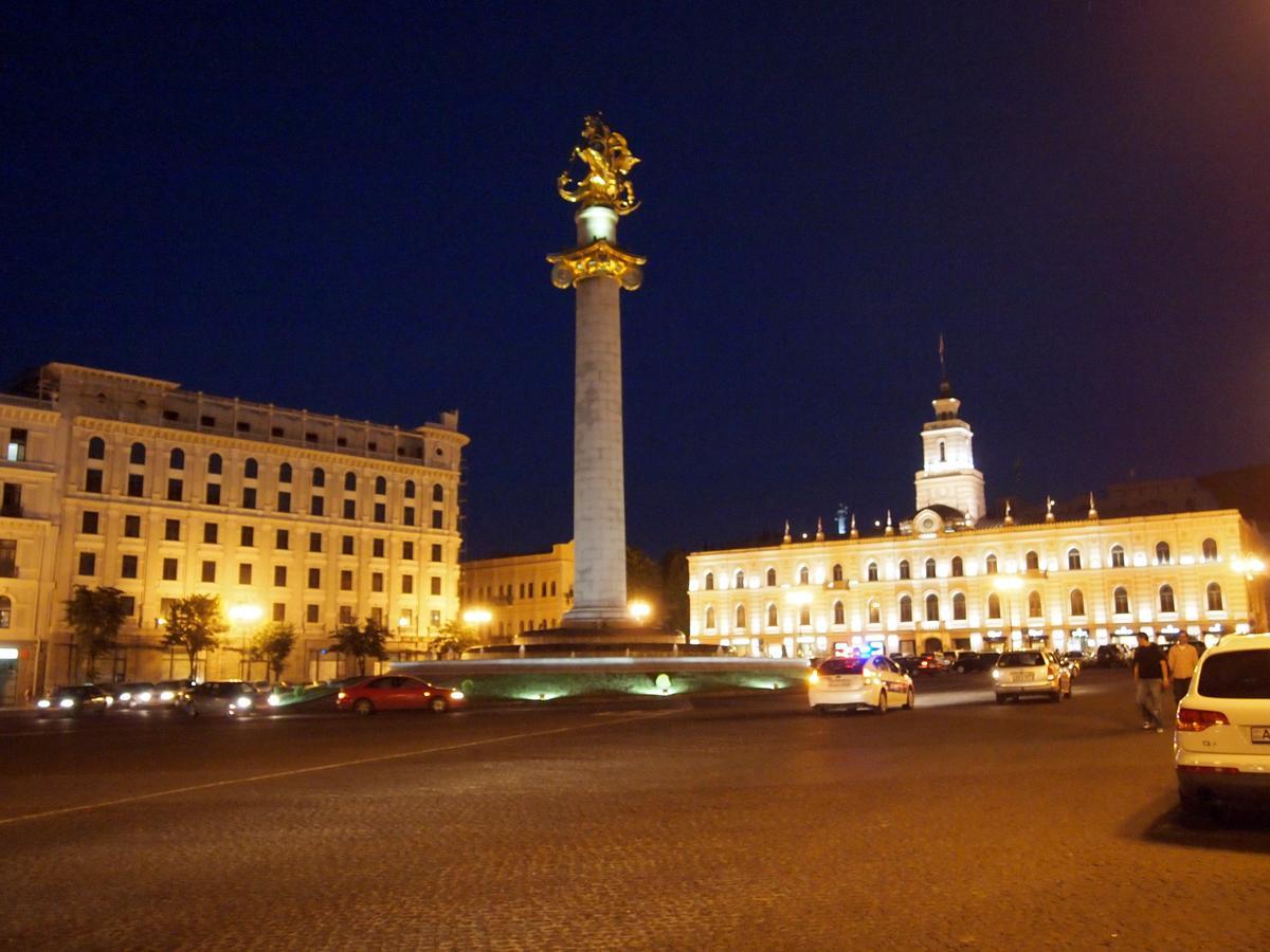 All Seasons Hotel On Freedom Square Tbilisi Exterior photo