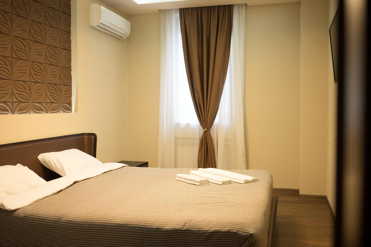 All Seasons Hotel On Freedom Square Tbilisi Exterior photo