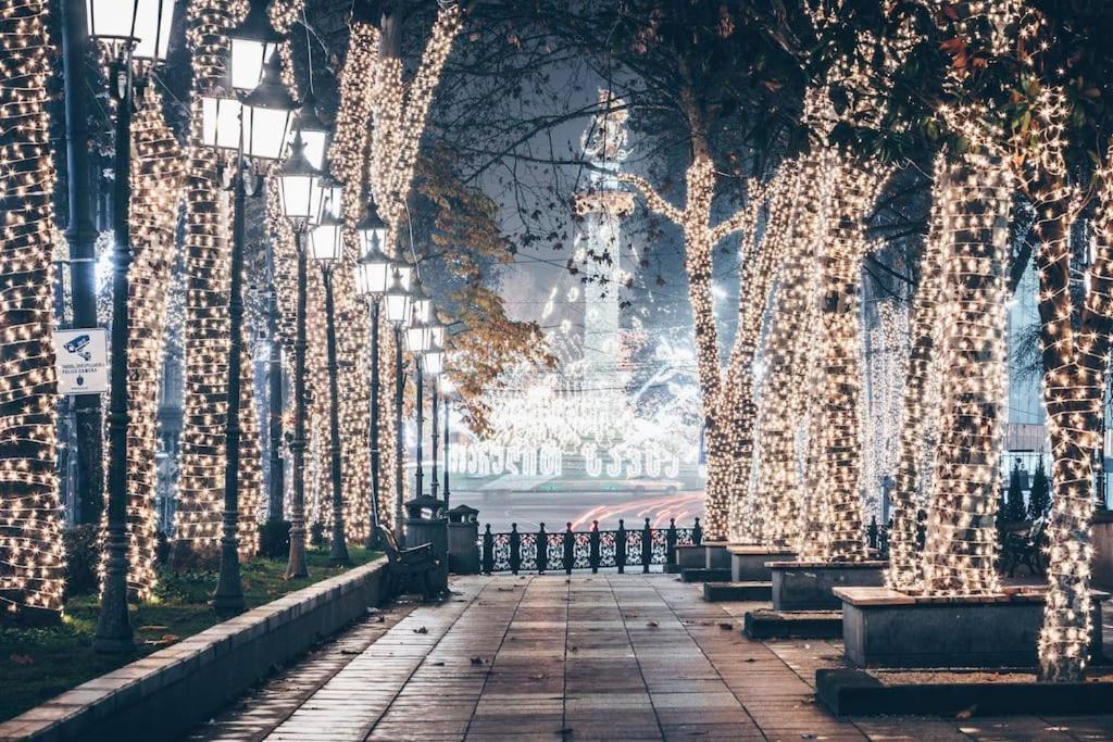 All Seasons Hotel On Freedom Square Tbilisi Exterior photo